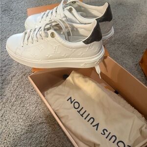 Louis Vuitton White and Black Time Out Sneakers size 38